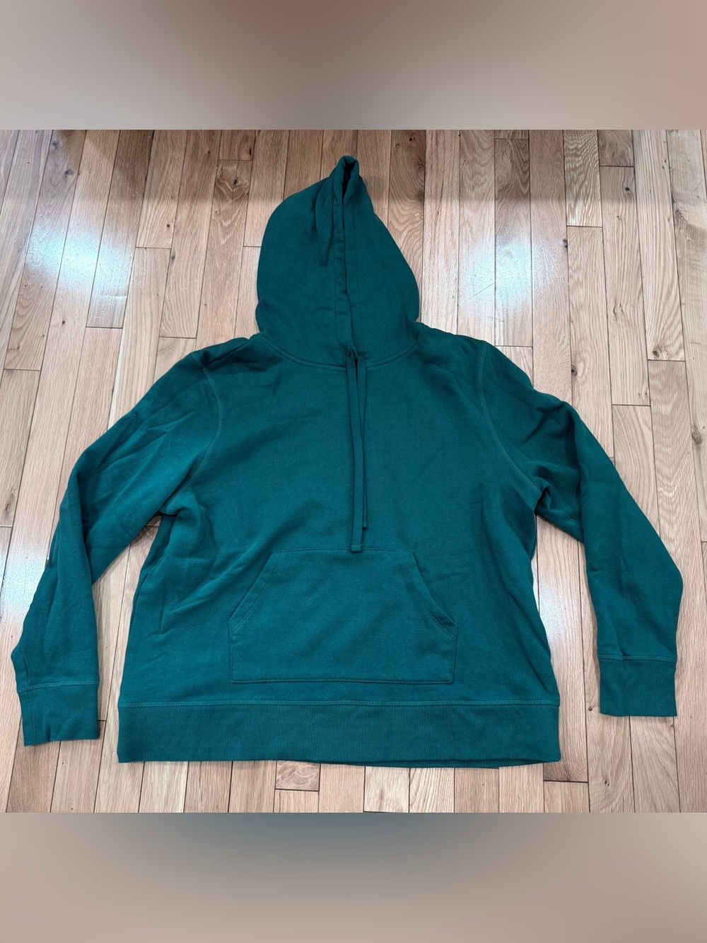Women’s Amazon Essentials Green Sweatshirt, Size XL